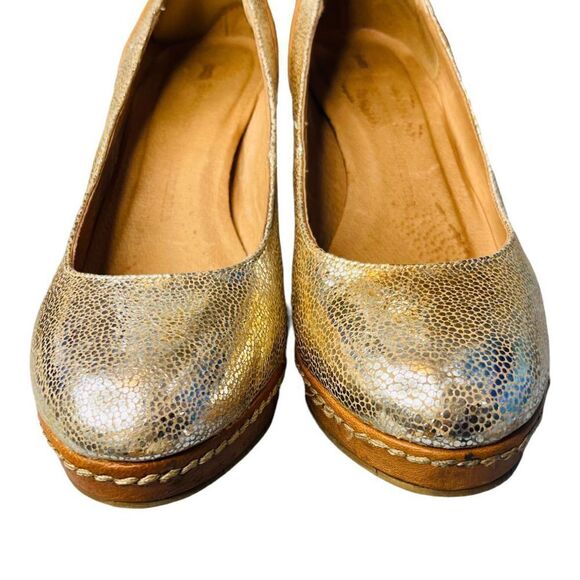 ANTHROPOLOGIE SCHULER and Sons Philadelphia Leather Metallic Gold Pumps High Hee - Picture 5 of 10